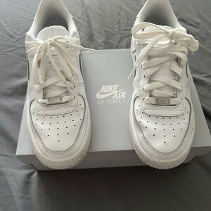 Nike White Sneakers Classic Leather Design